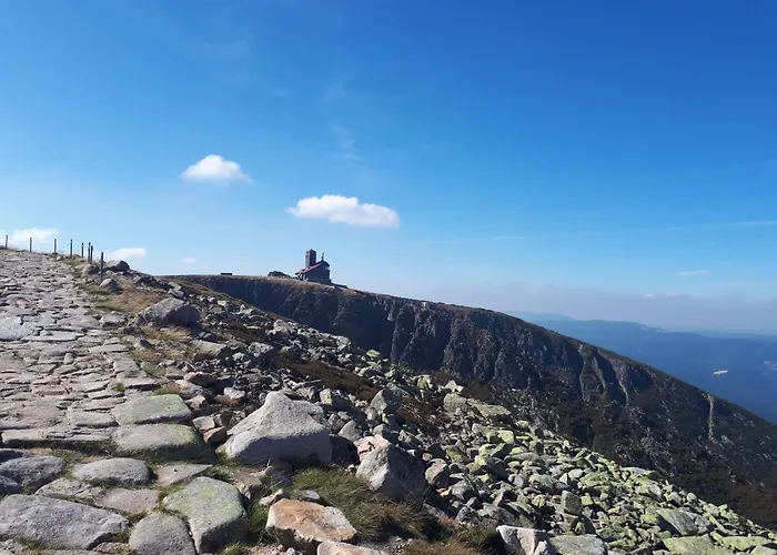 Przy Szlaku, Górny, żołnierska 73a *