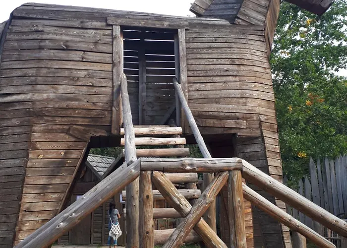 Przy Szlaku, Górny, żołnierska 73a *